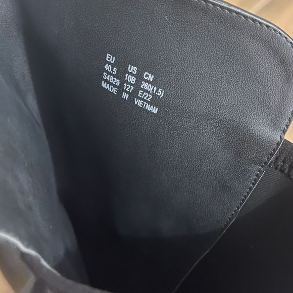 Stuart Weitzman City boot! Size US 10. EU 40.5 Black. Over the knee boots - Picture 5 of 10